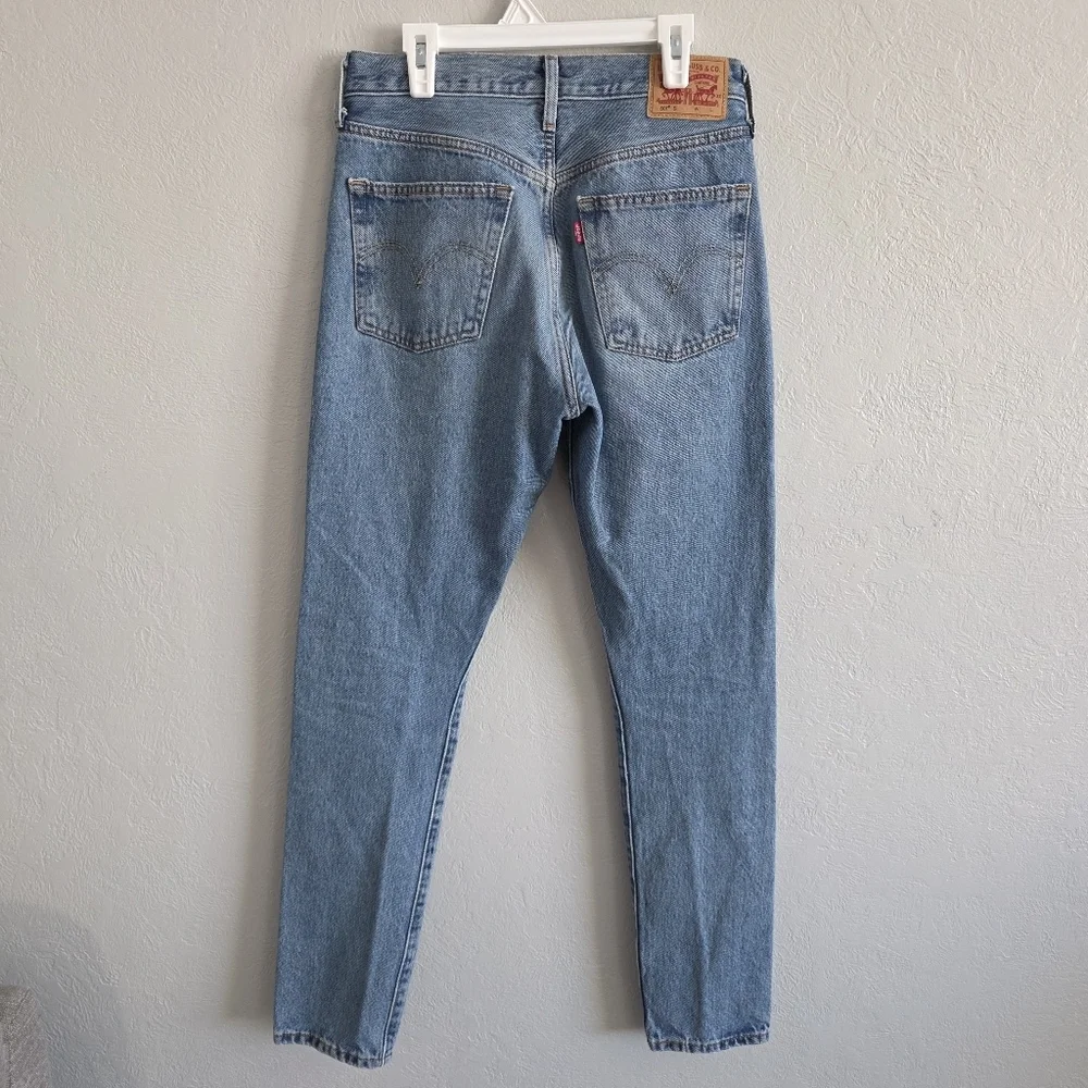 Levis Womens 501 Skinny Tapered Button Fly Distressed Blue Denim Jeans Sz 27x30 - Picture 4 of 11